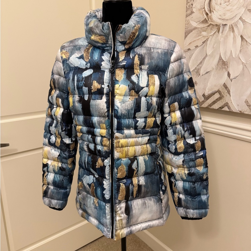 Women's Artistic Puffer Jacket in Blue, Yellow, and Gray